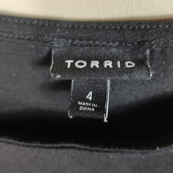 Torrid 4 Black Off The Shoulder Top - Picture 6 of 11